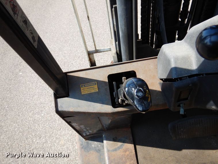 image for item AF9691 Yale GLP070LGNGBE083  forklift