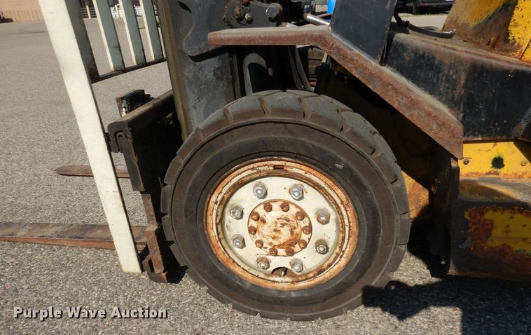 image for item AF9691 Yale GLP070LGNGBE083  forklift