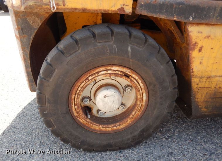 image for item AF9691 Yale GLP070LGNGBE083  forklift