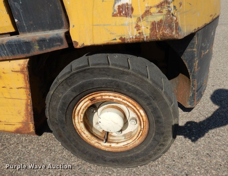 image for item AF9691 Yale GLP070LGNGBE083  forklift