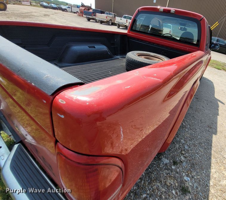 image for item DK1862 2004 Dodge Dakota  Club Cab pickup truck