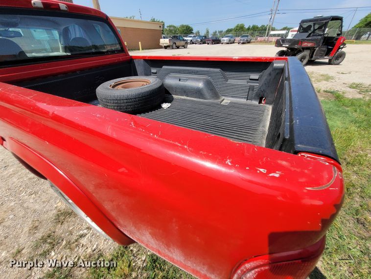 image for item DK1862 2004 Dodge Dakota  Club Cab pickup truck