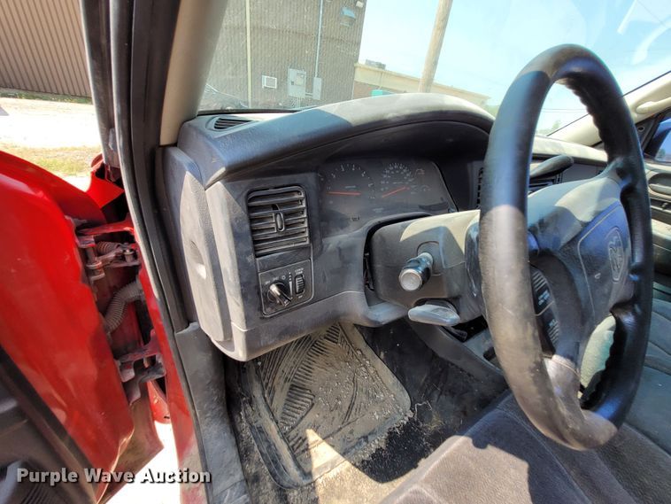 image for item DK1862 2004 Dodge Dakota  Club Cab pickup truck