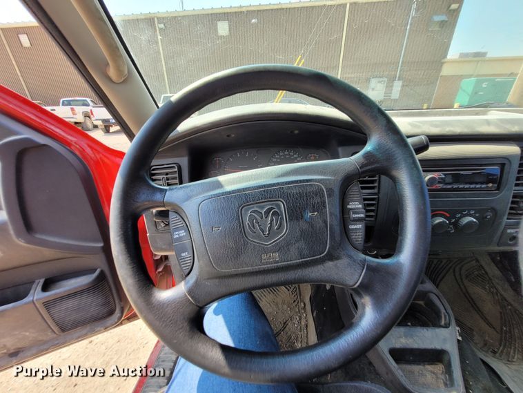 image for item DK1862 2004 Dodge Dakota  Club Cab pickup truck