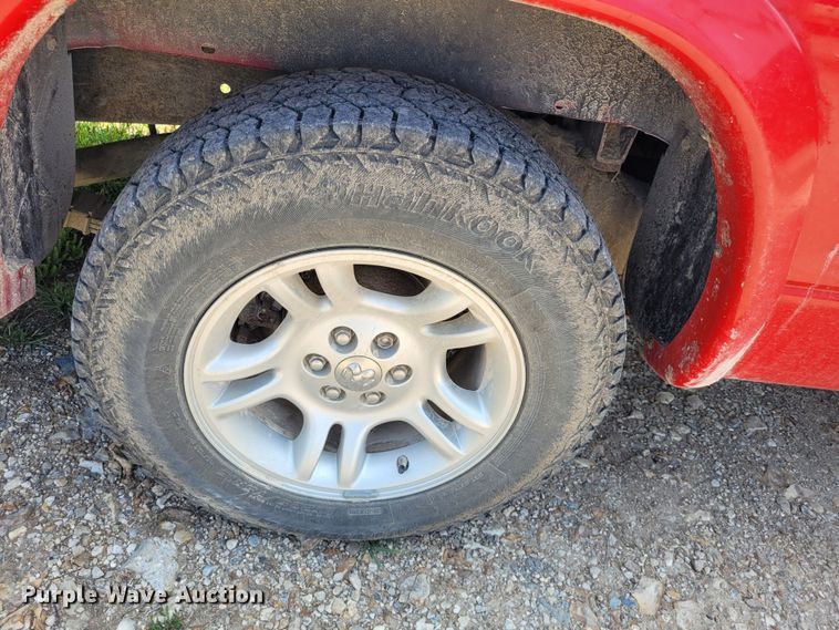 image for item DK1862 2004 Dodge Dakota  Club Cab pickup truck