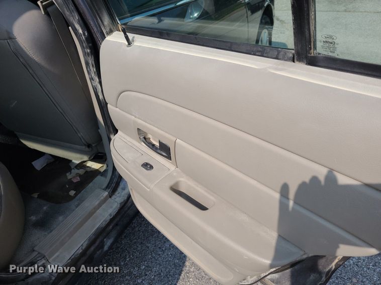 image for item DK1876 2008 Ford Crown Victoria Police Interceptor