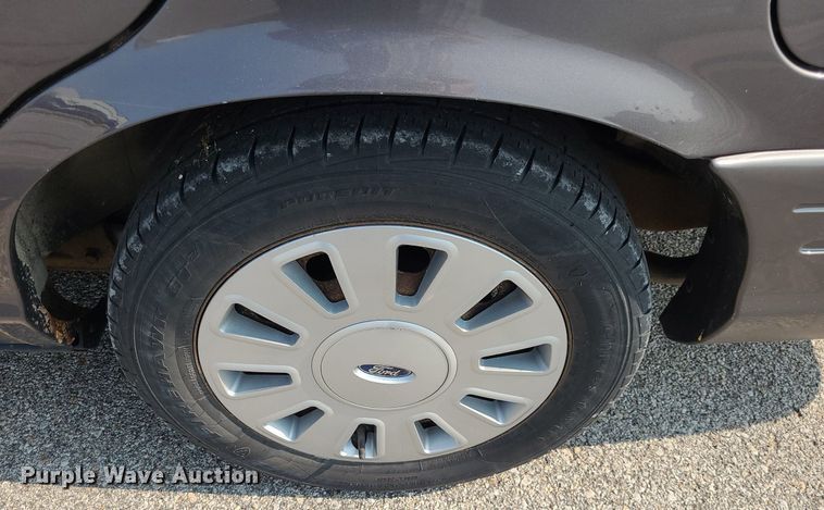 image for item DK1876 2008 Ford Crown Victoria Police Interceptor