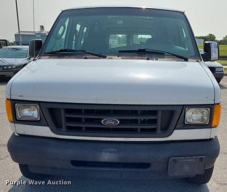 image for item DK1877 2004 Ford E250  prisoner transport van