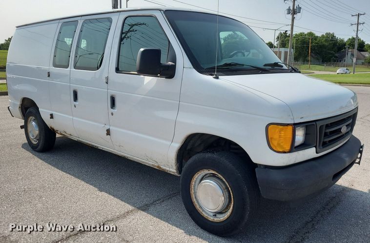 image for item DK1877 2004 Ford E250  prisoner transport van