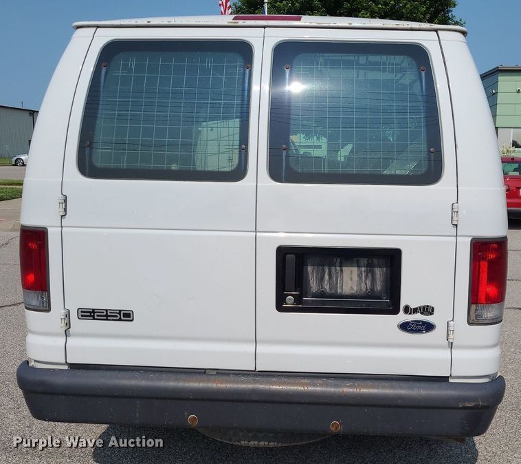 image for item DK1877 2004 Ford E250  prisoner transport van