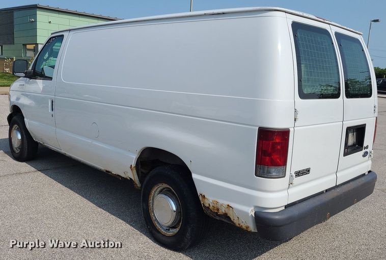 image for item DK1877 2004 Ford E250  prisoner transport van