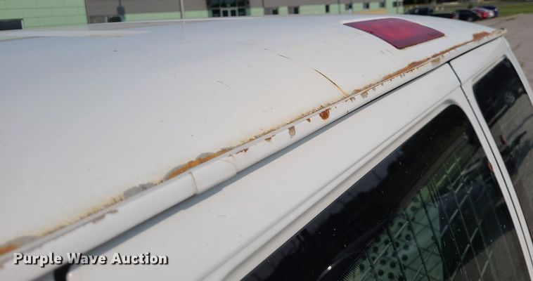 image for item DK1877 2004 Ford E250  prisoner transport van