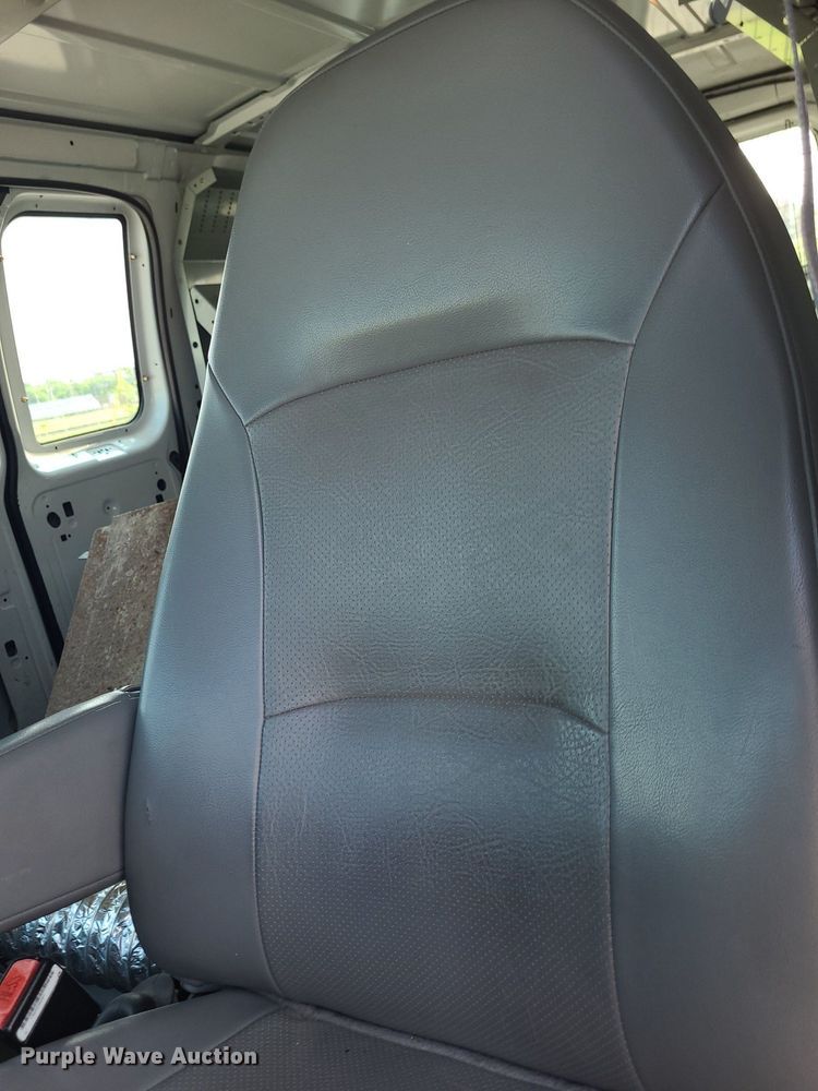 image for item DK1877 2004 Ford E250  prisoner transport van