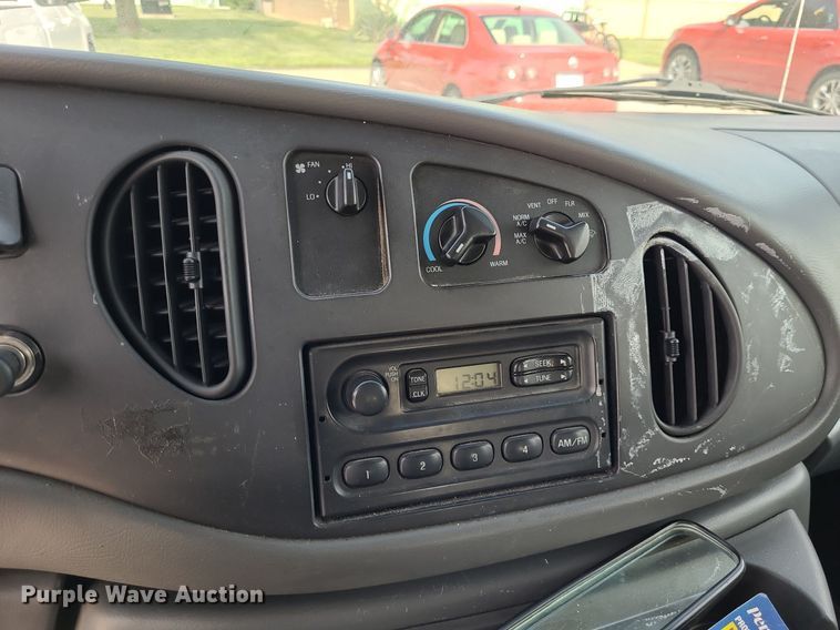 image for item DK1877 2004 Ford E250  prisoner transport van