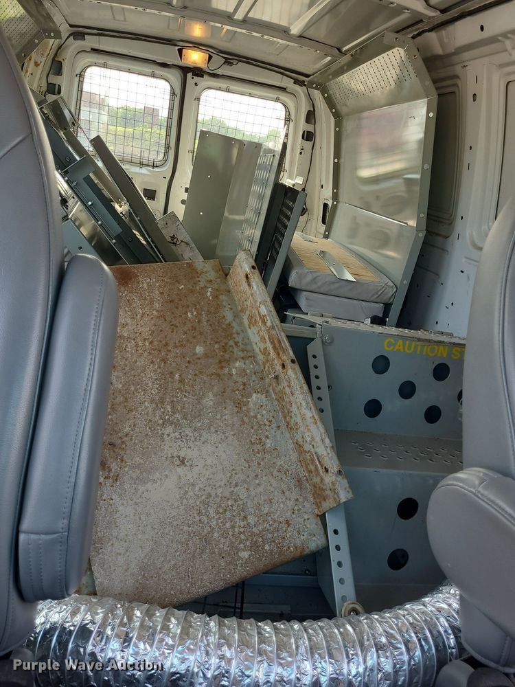 image for item DK1877 2004 Ford E250  prisoner transport van