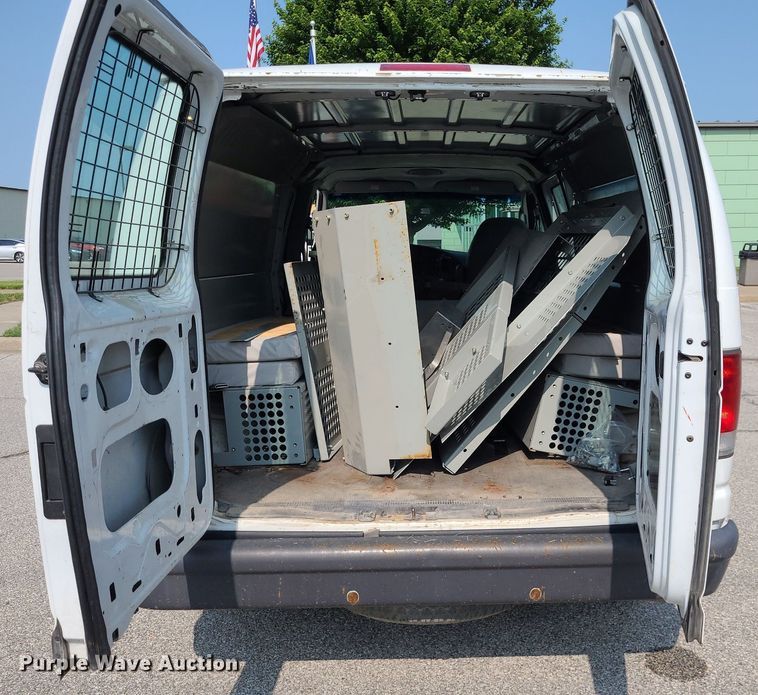 image for item DK1877 2004 Ford E250  prisoner transport van