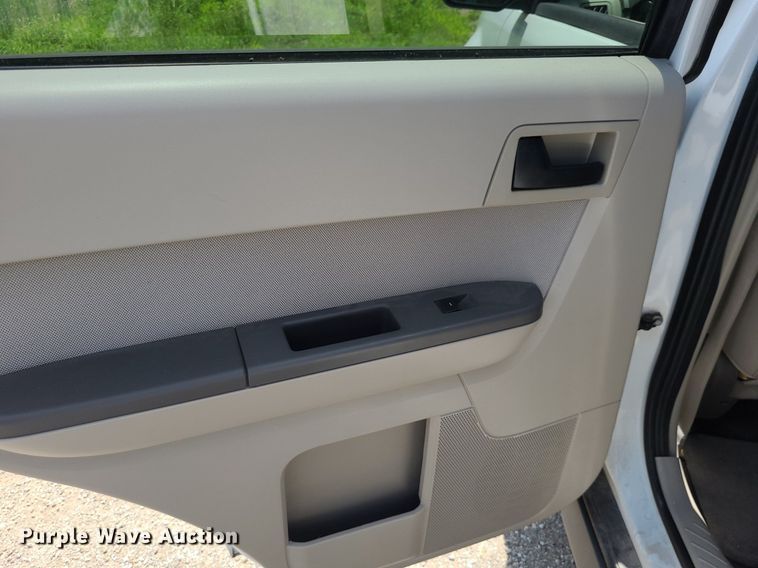 image for item DK1880 2011 Ford Escape Hybrid  SUV