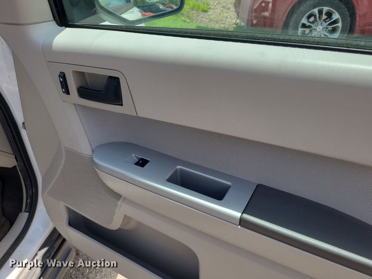 image for item DK1880 2011 Ford Escape Hybrid  SUV