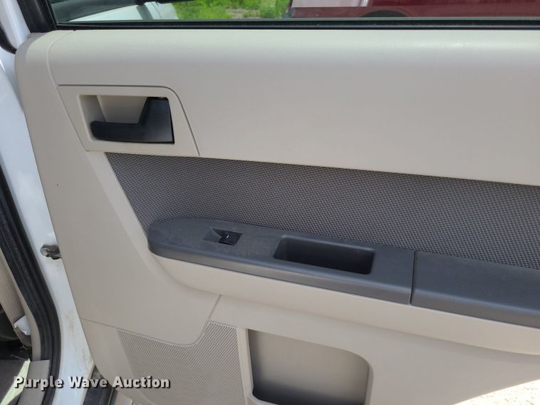 image for item DK1881 2010 Ford Escape Hybrid  SUV