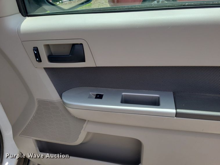 image for item DK1881 2010 Ford Escape Hybrid  SUV