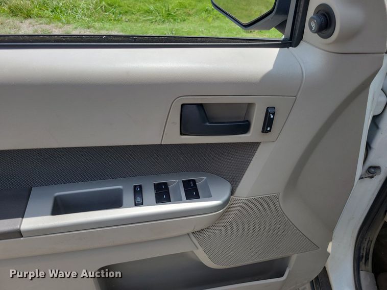 image for item DK1881 2010 Ford Escape Hybrid  SUV