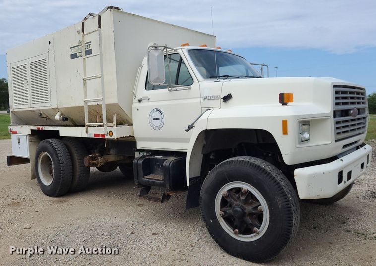 image for item DK1888 1990 Ford F800  sewer jetter truck