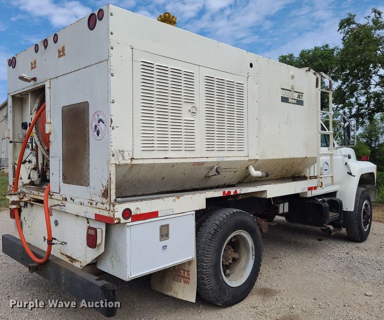 image for item DK1888 1990 Ford F800  sewer jetter truck