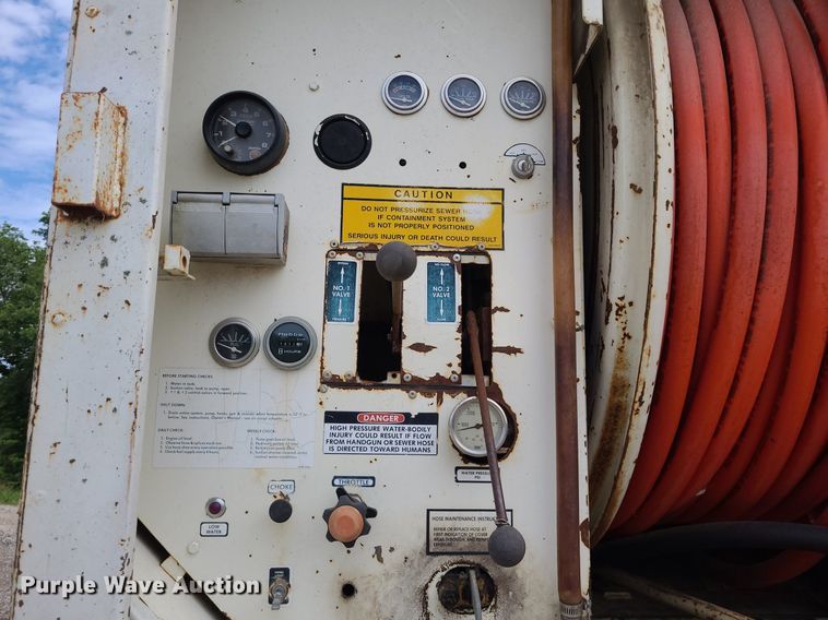 image for item DK1888 1990 Ford F800  sewer jetter truck