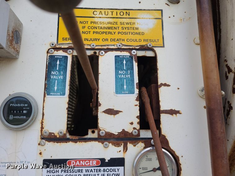 image for item DK1888 1990 Ford F800  sewer jetter truck