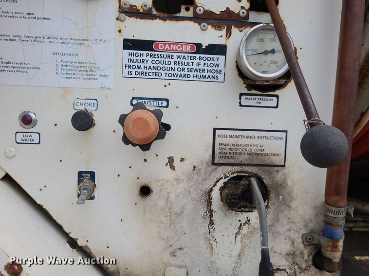 image for item DK1888 1990 Ford F800  sewer jetter truck