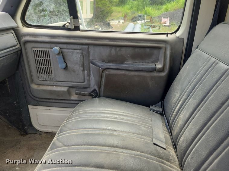 image for item DK1888 1990 Ford F800  sewer jetter truck