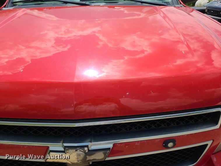 image for item DK1931 2008 Chevrolet Suburban 2500 LS  SUV