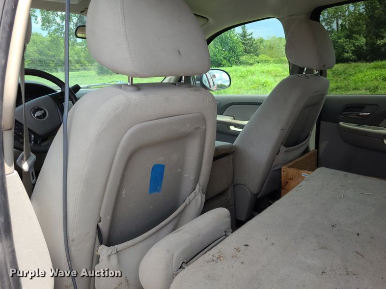 image for item DK1931 2008 Chevrolet Suburban 2500 LS  SUV