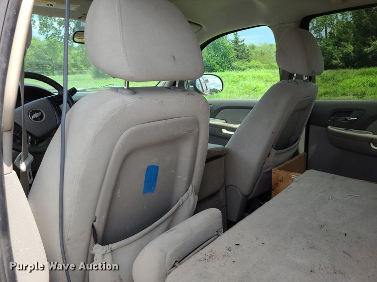 image for item DK1931 2008 Chevrolet Suburban 2500 LS  SUV