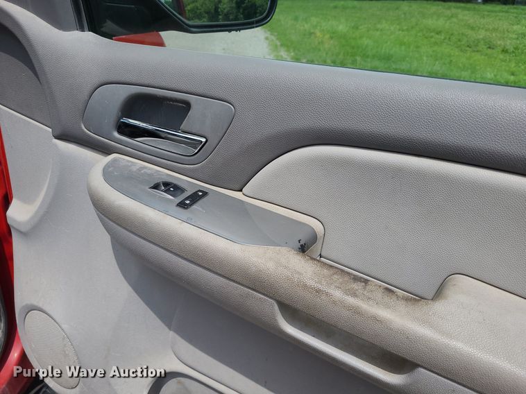 image for item DK1931 2008 Chevrolet Suburban 2500 LS  SUV