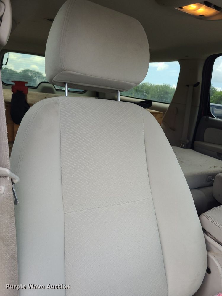 image for item DK1931 2008 Chevrolet Suburban 2500 LS  SUV
