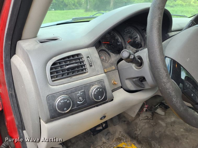 image for item DK1931 2008 Chevrolet Suburban 2500 LS  SUV