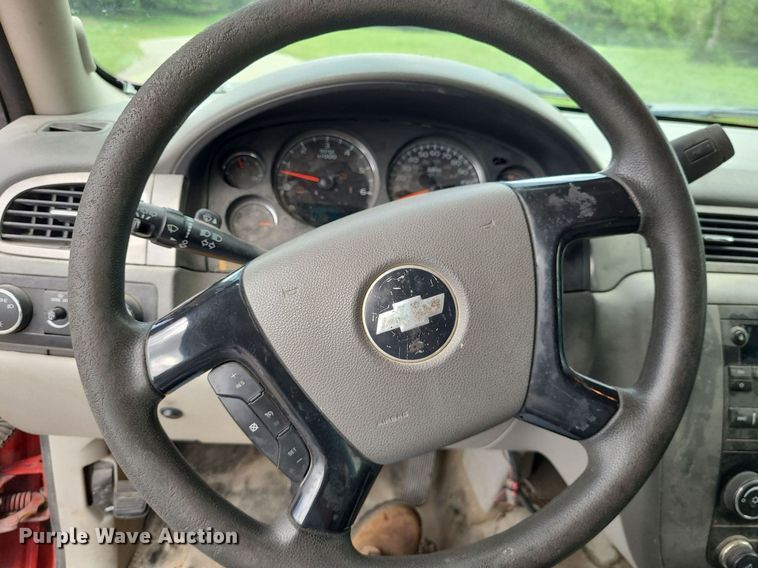 image for item DK1931 2008 Chevrolet Suburban 2500 LS  SUV