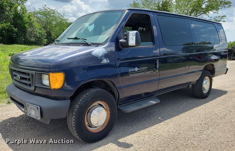 image for item DK1933 2004 Ford E350 Super Duty XL  van