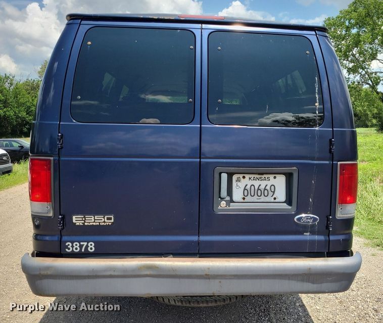 image for item DK1933 2004 Ford E350 Super Duty XL  van