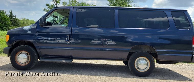 image for item DK1933 2004 Ford E350 Super Duty XL  van