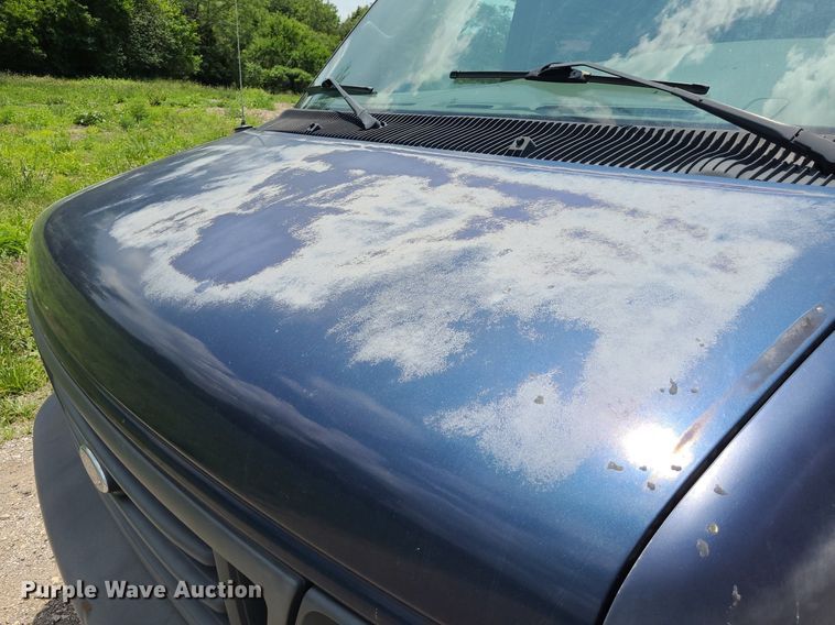 image for item DK1933 2004 Ford E350 Super Duty XL  van