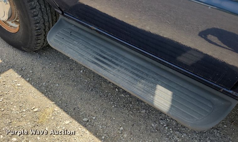 image for item DK1933 2004 Ford E350 Super Duty XL  van