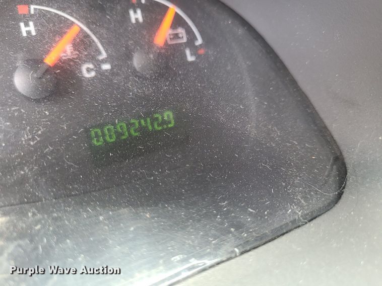 image for item DK1933 2004 Ford E350 Super Duty XL  van