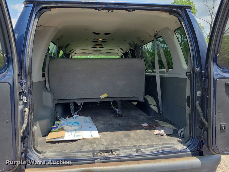 image for item DK1933 2004 Ford E350 Super Duty XL  van