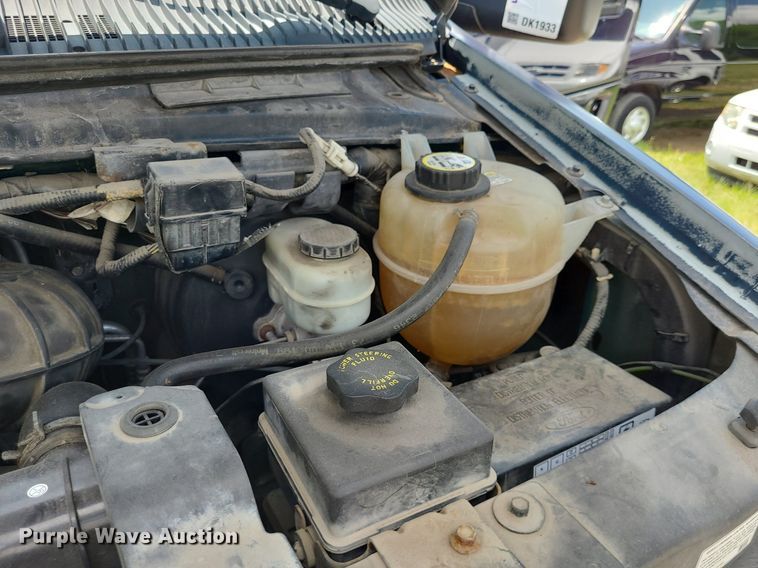 image for item DK1933 2004 Ford E350 Super Duty XL  van