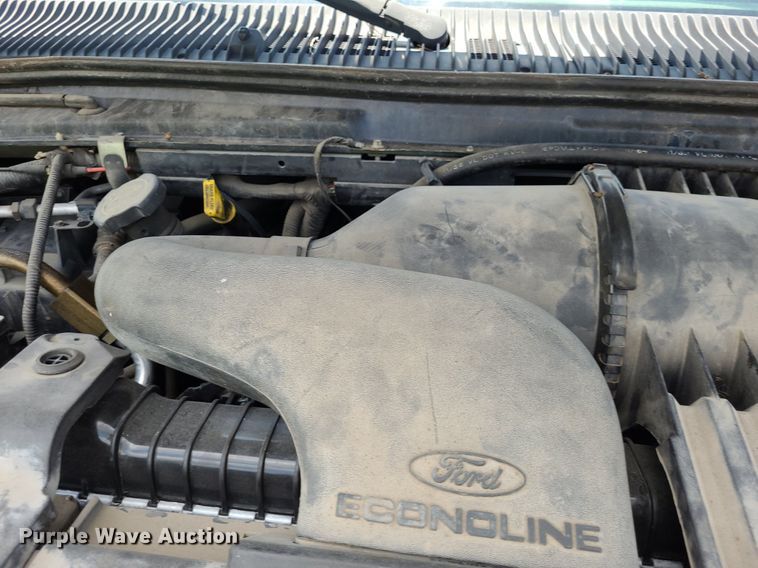 image for item DK1933 2004 Ford E350 Super Duty XL  van