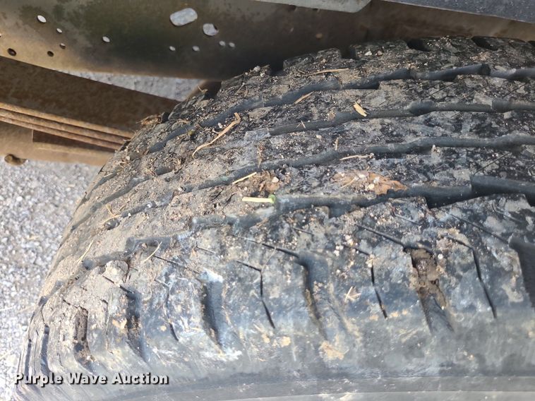 image for item DK1933 2004 Ford E350 Super Duty XL  van