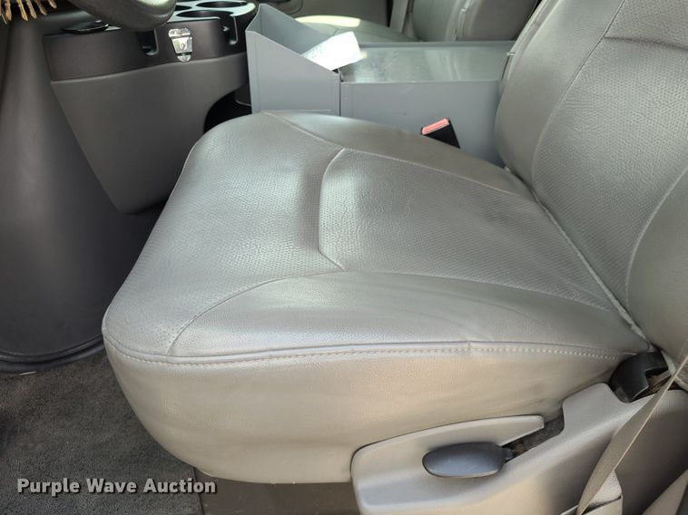 image for item DK1934 2008 Ford E350 Super Duty  van