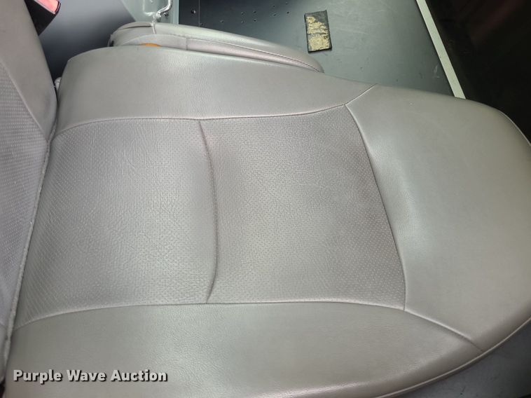 image for item DK1934 2008 Ford E350 Super Duty  van